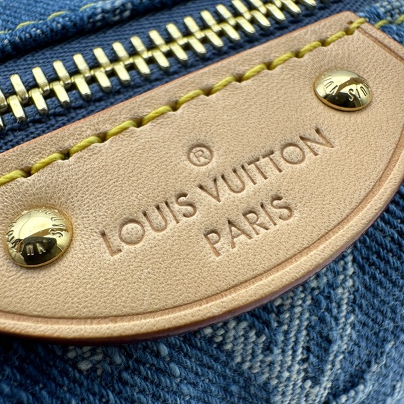 Louis Vuitton monogram hills pochette 2024 new with original box and dust bag - Picture 7 of 9